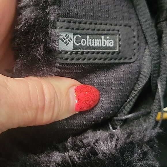 Columbia boots, size 7. - Picture 2 of 5
